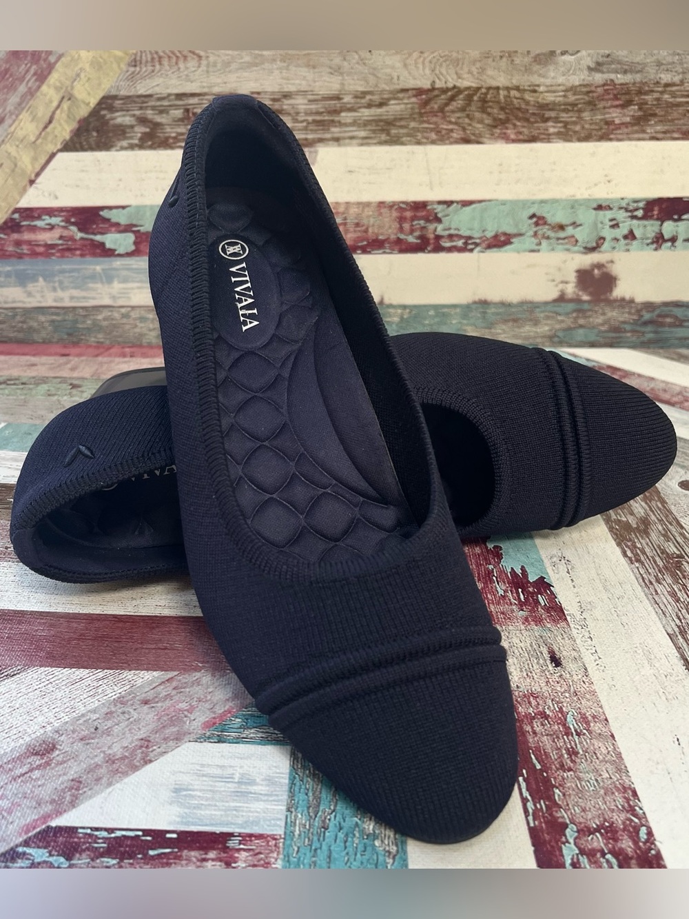 VIVAIA Julie Pro Almond Toe Chunky Heels Shoes Toe Cap Navy Wore 1X SZ 7